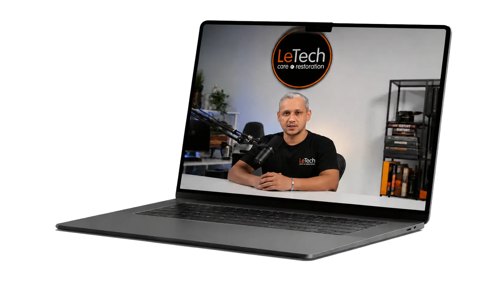 Онлайн-вебинар LeTech USA на ноутбуке